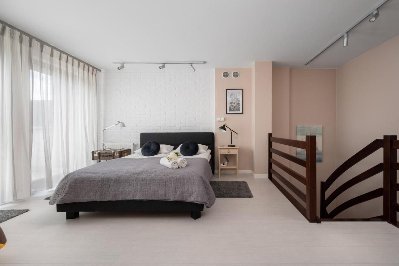Wroclaw Dabie Silver By Renters Esterno foto