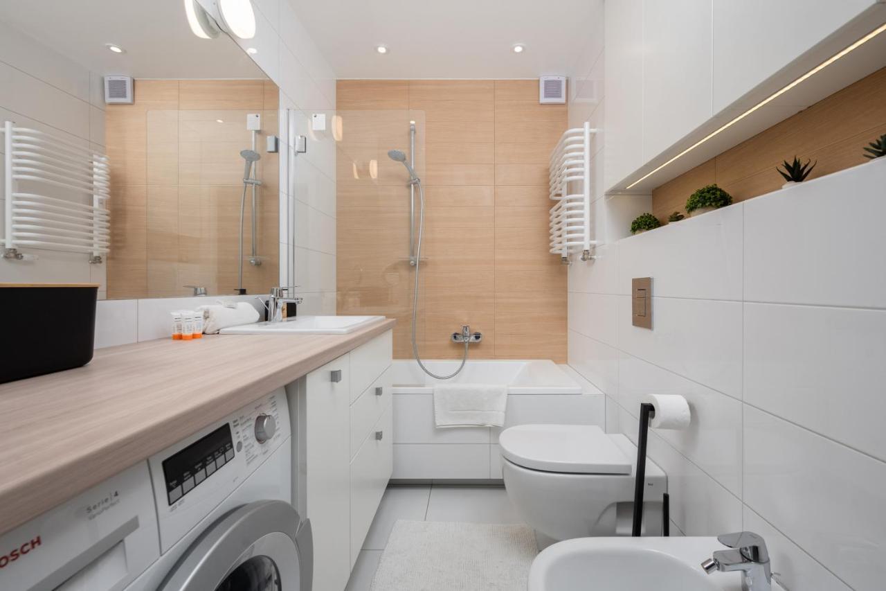 Wroclaw Dabie Silver By Renters Esterno foto