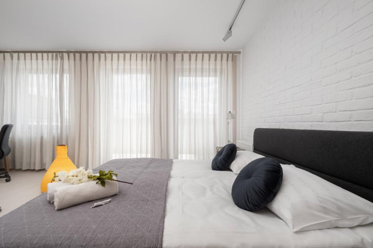 Wroclaw Dabie Silver By Renters Esterno foto